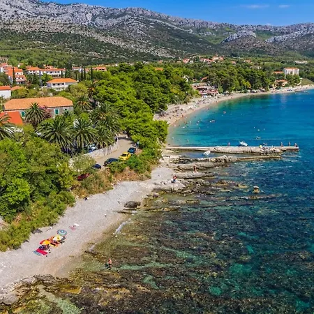 In With Seaview, Terrace, Air Condition, Wifi Apartman