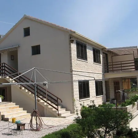 In With Seaview, Terrace, Air Condition, Wifi *