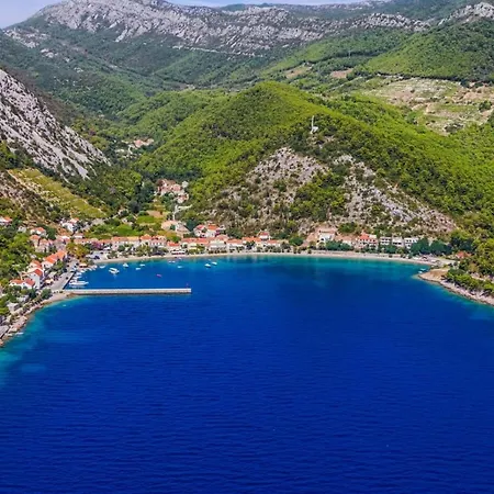 In With Seaview, Terrace, Air Condition, Wifi