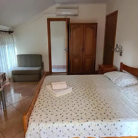Daire In With Seaview, Terrace, Air Condition, Wifi Orebić