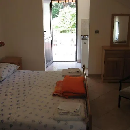 In With Seaview, Terrace, Air Condition, Wifi * Orebić