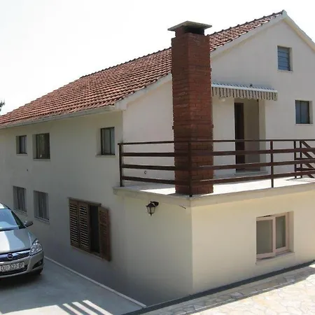 In With Seaview, Terrace, Air Condition, Wifi Orebić