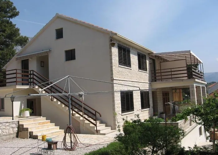 In With Seaview, Terrace, Air Condition, Wifi *